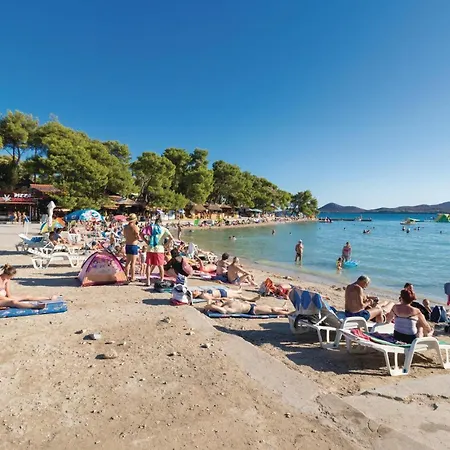 Tatil Evi Amazing In Perusic Donji *