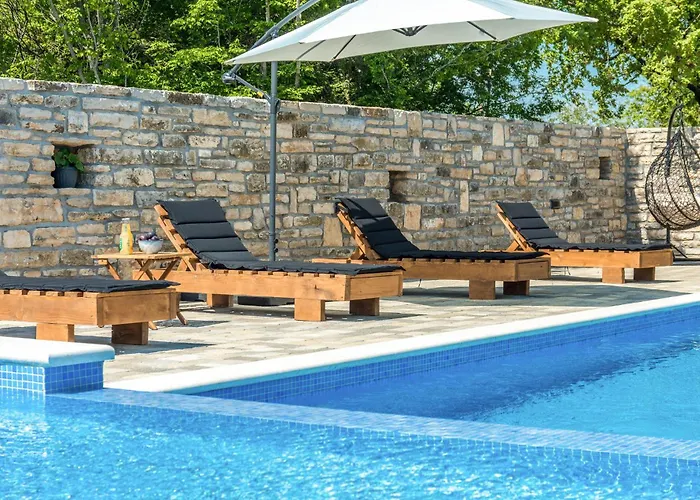 Lovely In Perusic Donji With Wifi Σπίτι διακοπών *