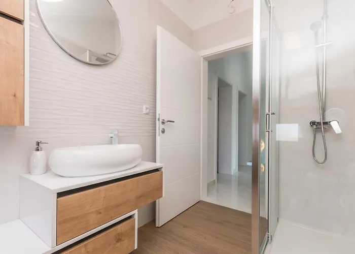 بيت للعطل Lovely In Perusic Donji With Wifi Dusic