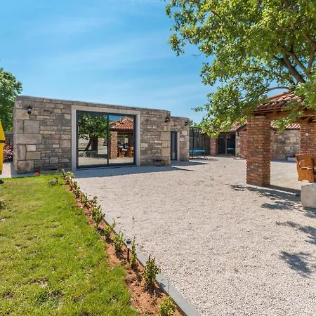 Casa vacanze Lovely In Perusic Donji With Wifi