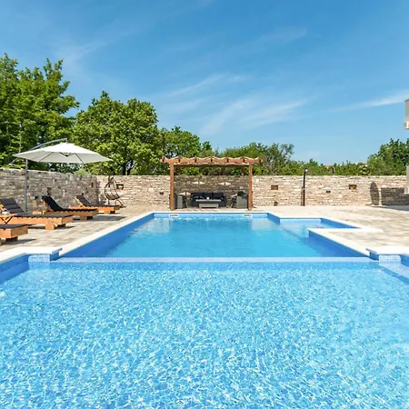 Lovely In Perusic Donji With Wifi Holiday home *
