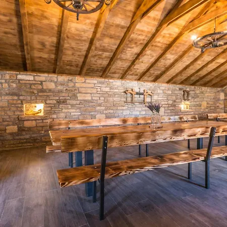 Lovely In Perusic Donji With Wifi Holiday home Dusic